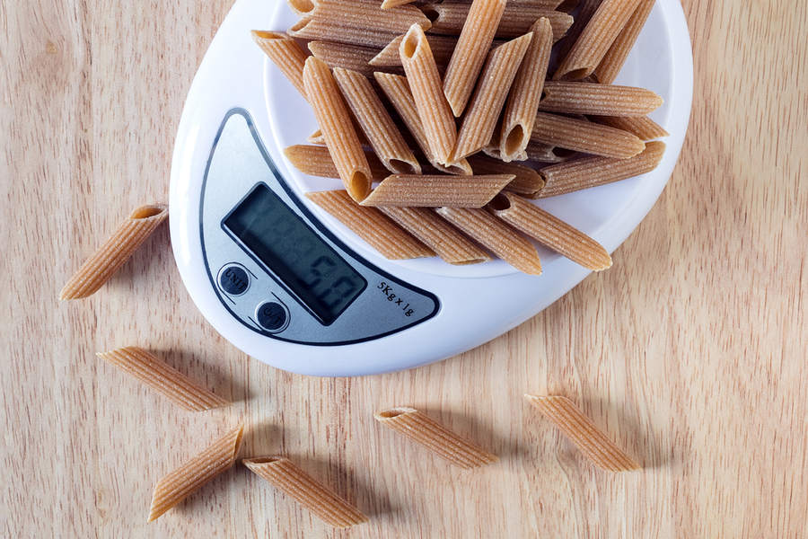 Weighing pasta portion